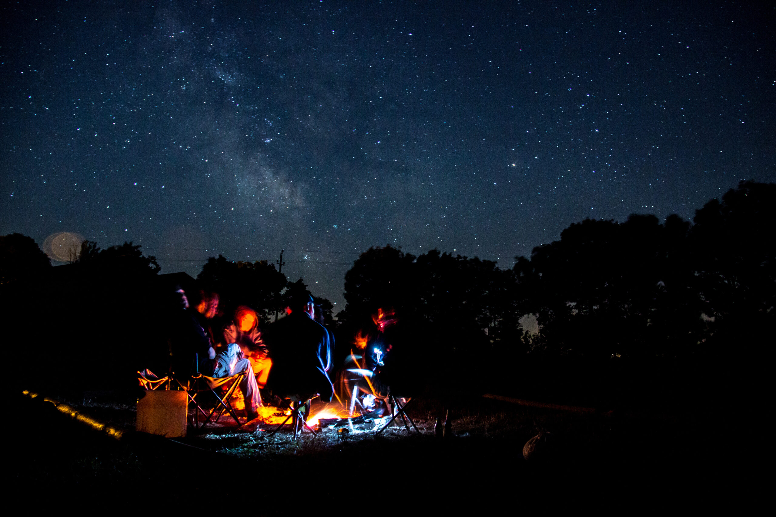 Organiser une soirée observation des étoiles en camp scout