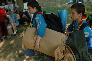 Plier une tente scoute arton558-035