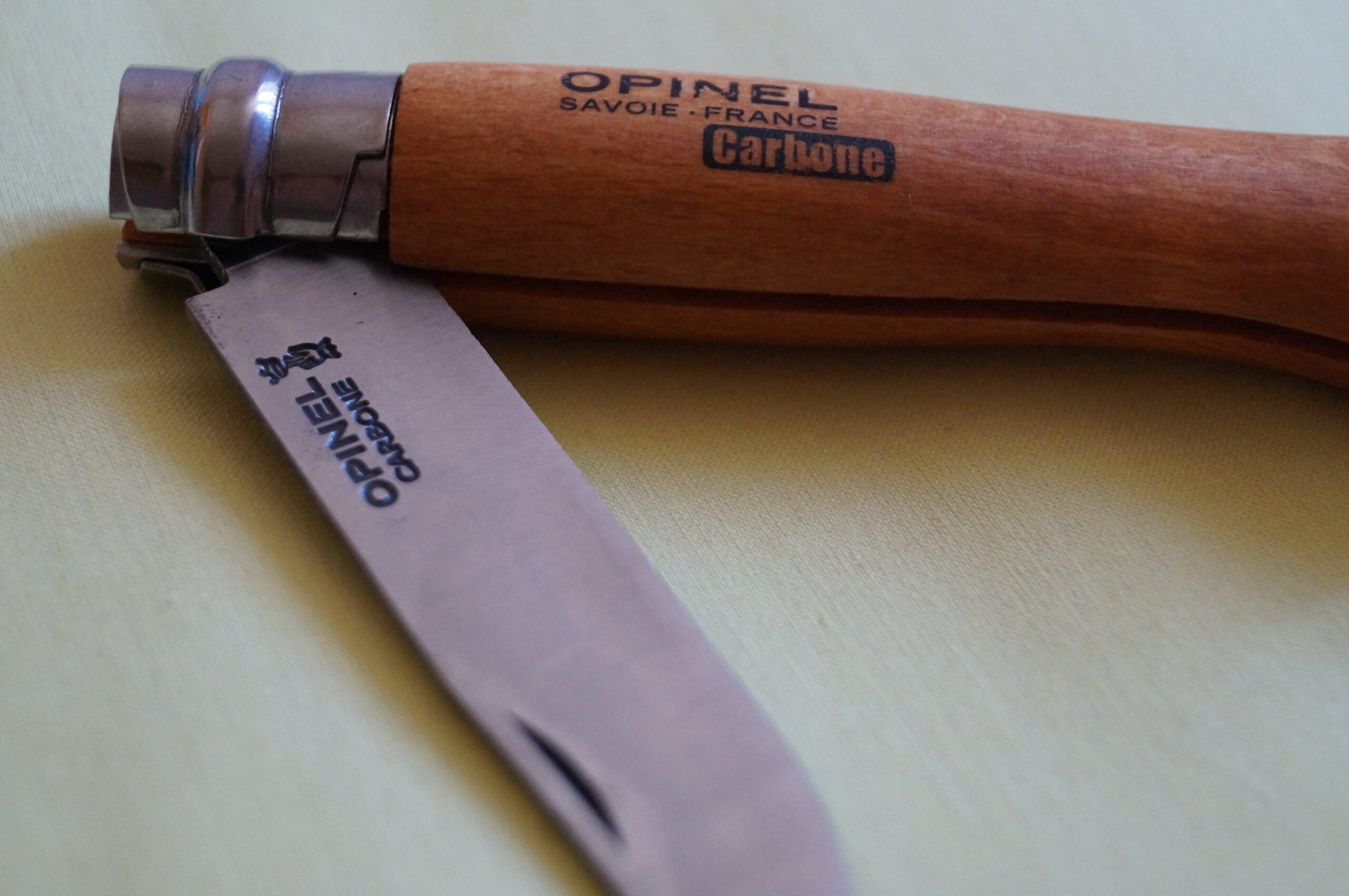 Opinel ou Couteau Suisse ?