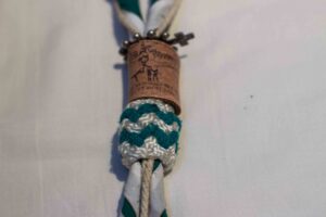 Une bague de foulard bicolore arton5631-d96