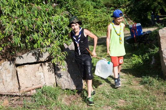 Le Monde rencontre les scouts musulmans et bouddhistes