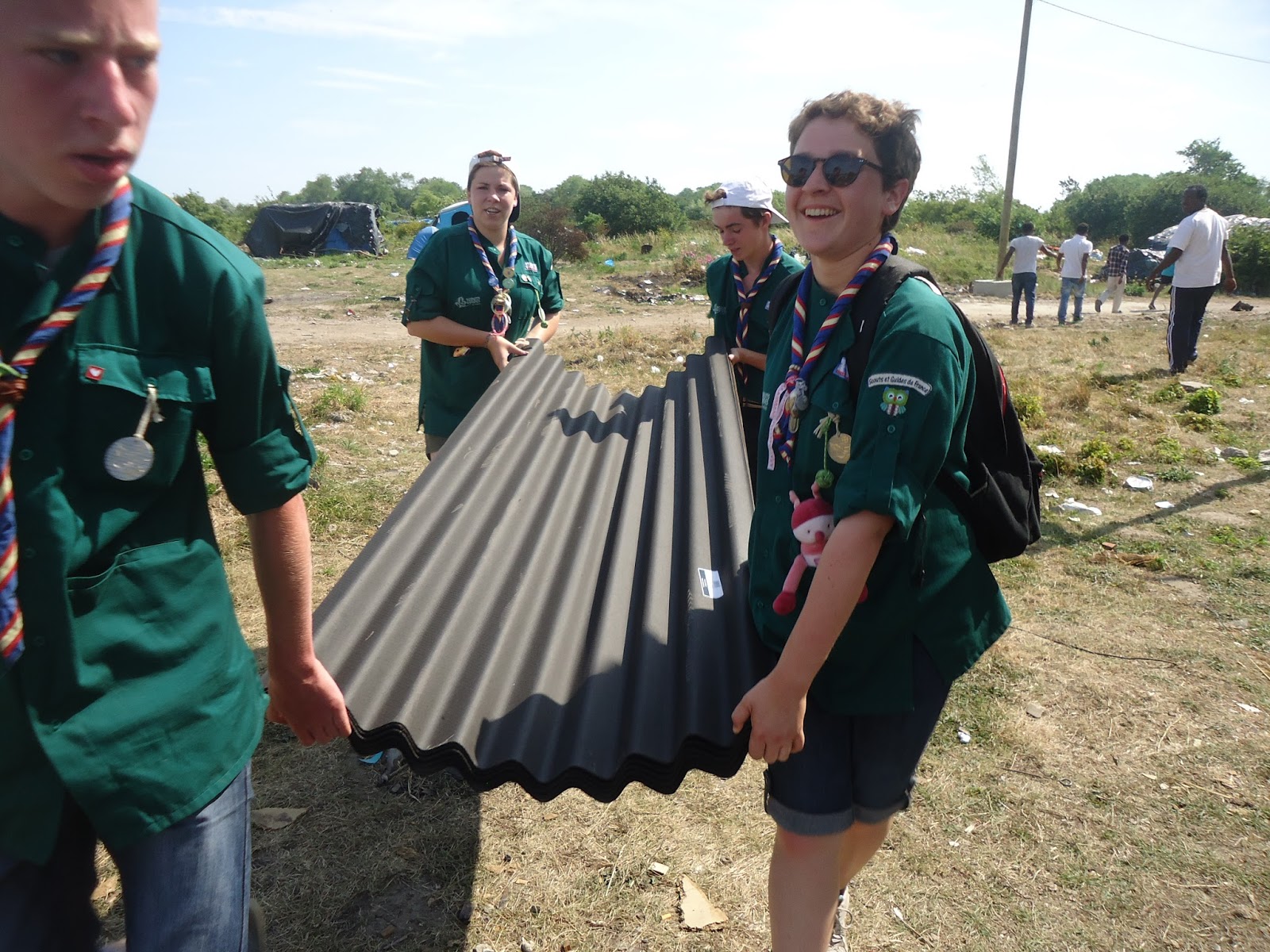 Des compagnons dans la jungle de Calais