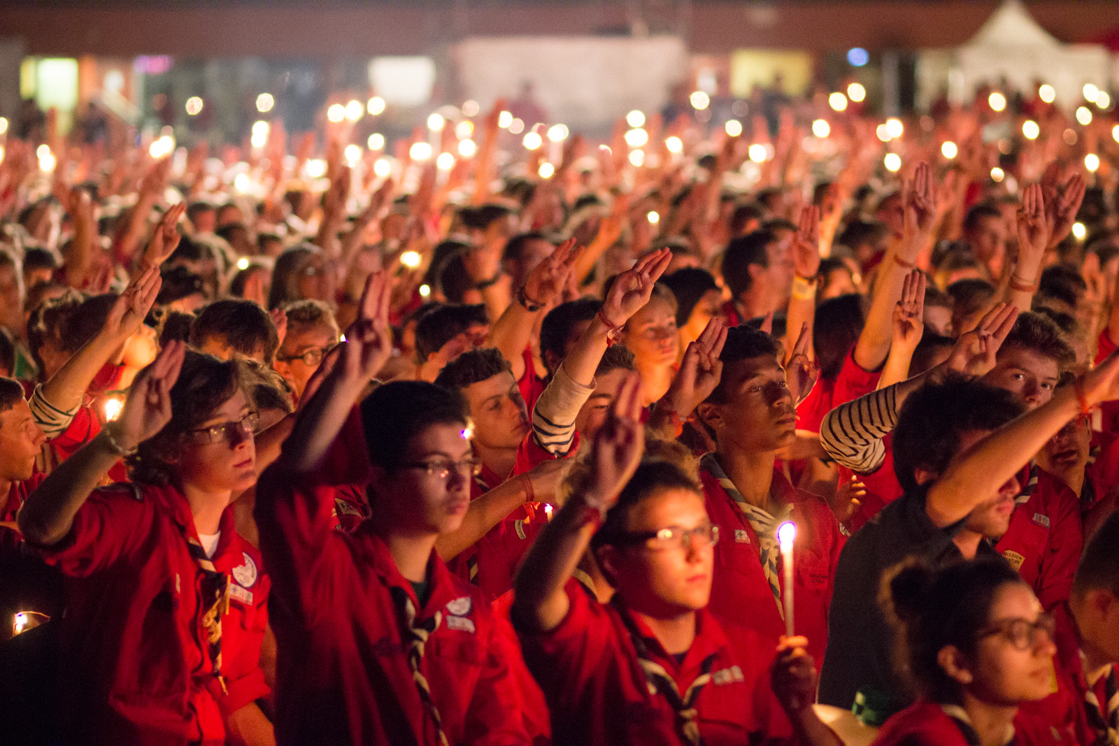 Merci à nos frères et soeurs scouts et guides du monde entier