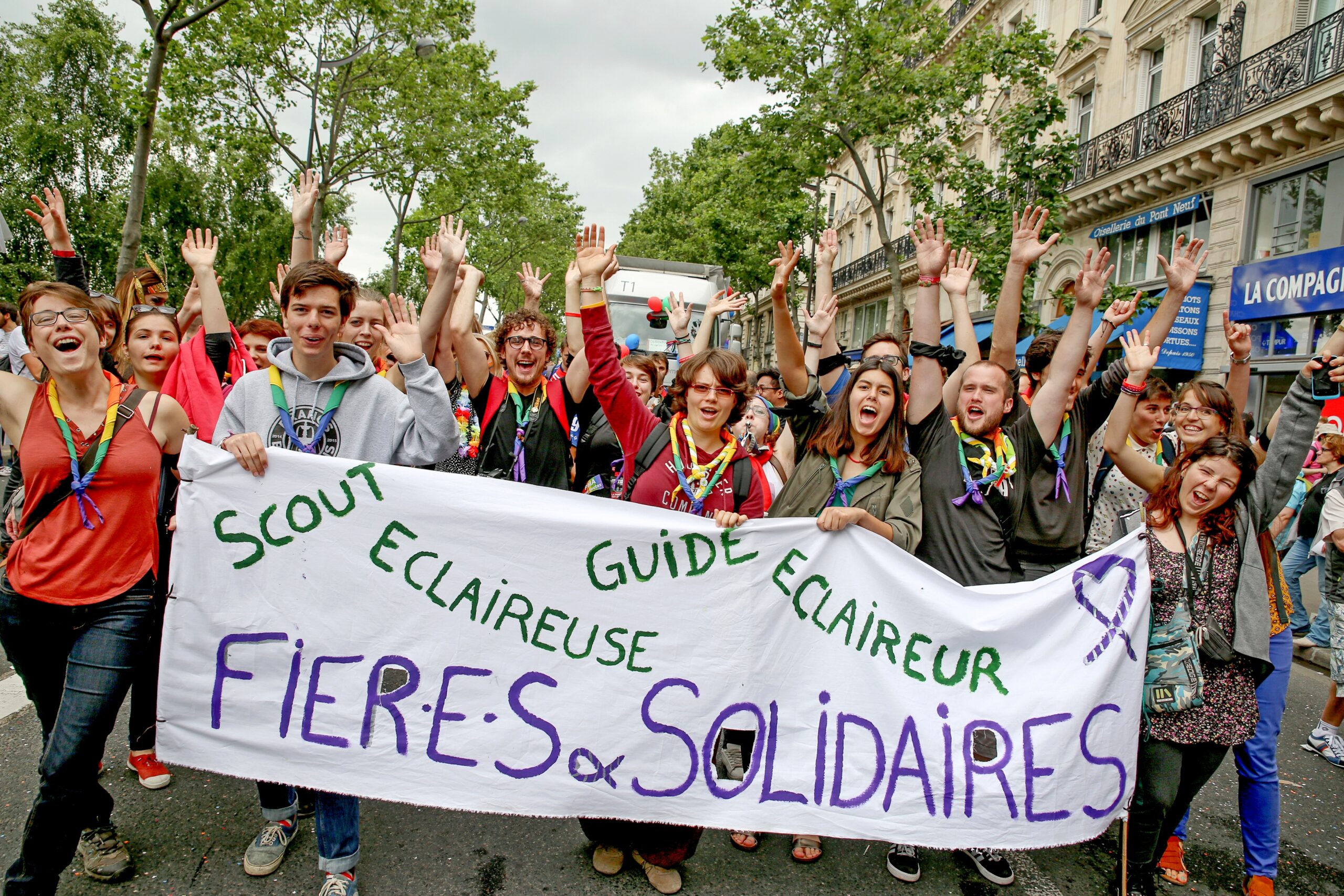 Des scouts à la Gay Pride