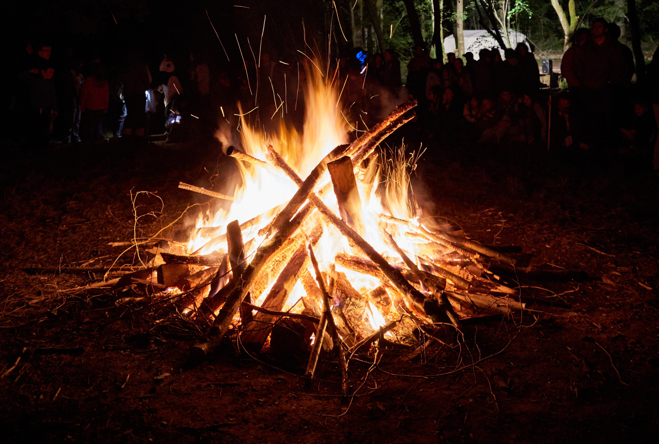 Défi : allumer un feu sans allumettes ni briquet