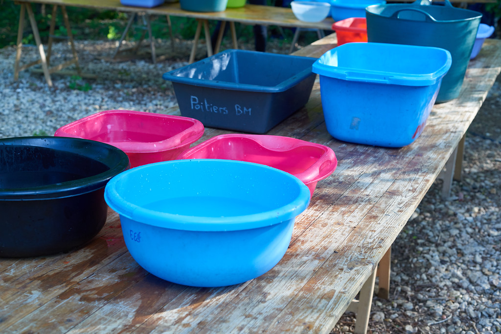 Comment éviter que la bassine de vaisselle soit sale en moins de 10 secondes ?