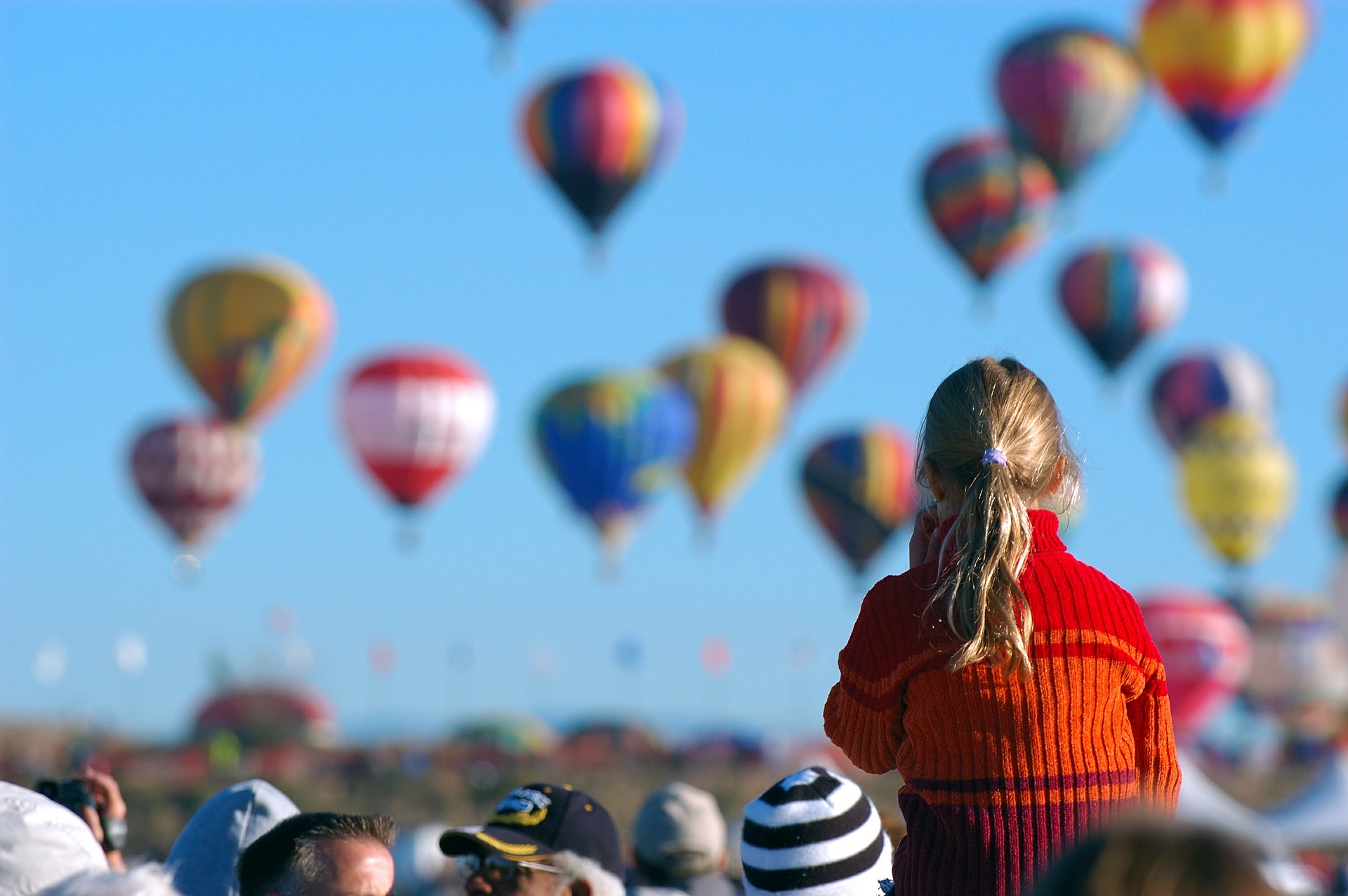 Une montgolfière à air chaud